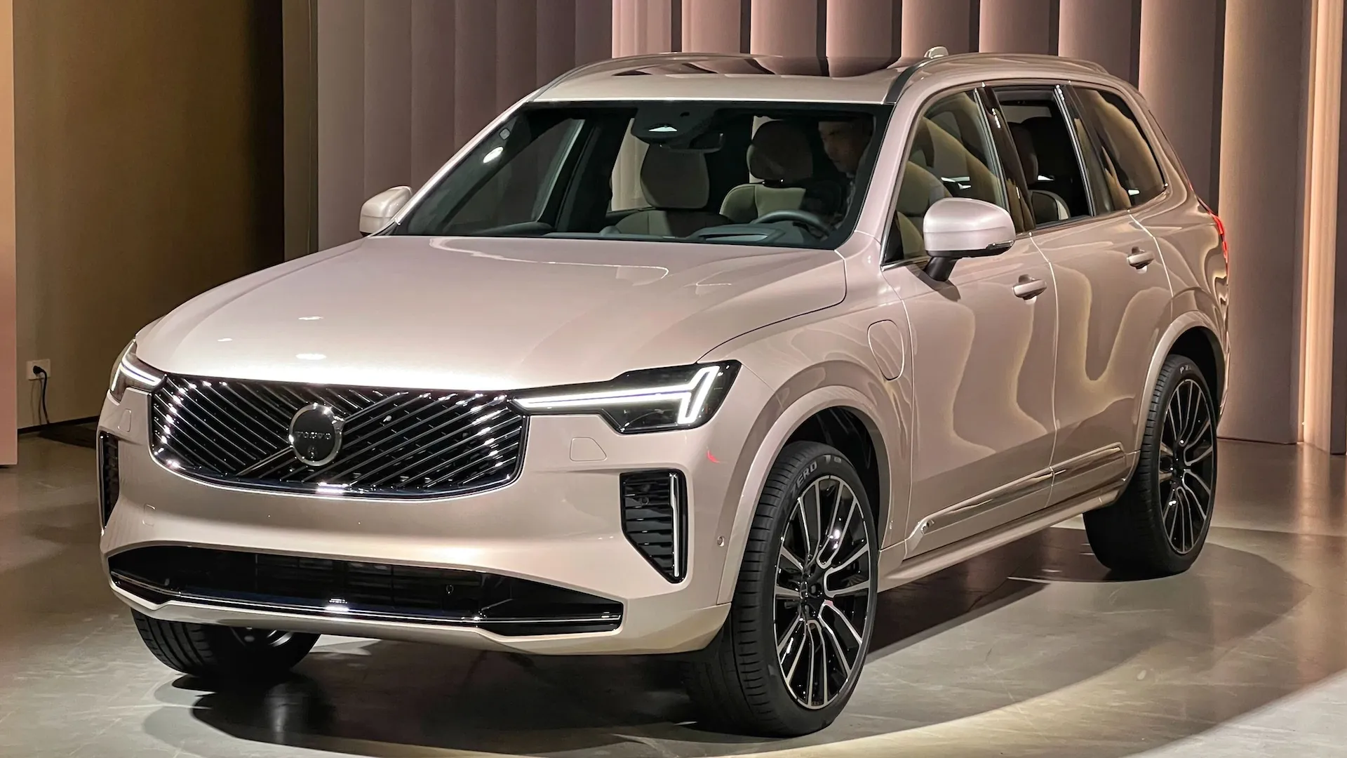 2025 Volvo XC90 Debuts With Updated Features, Starting at $59,745