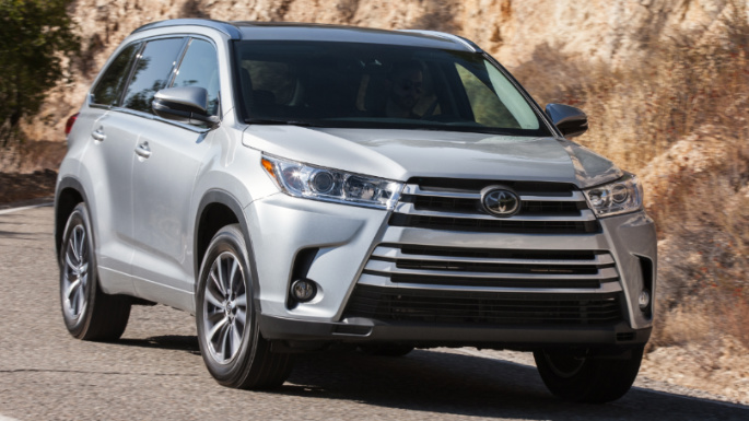 2017 Toyota Highlander Review: Features, Performance & Driving Impressions