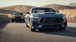 Dodge Challenger R/T Scat Pack 1320 vs Ford Mustang GT: Head-to-Head Drag Race Comparison