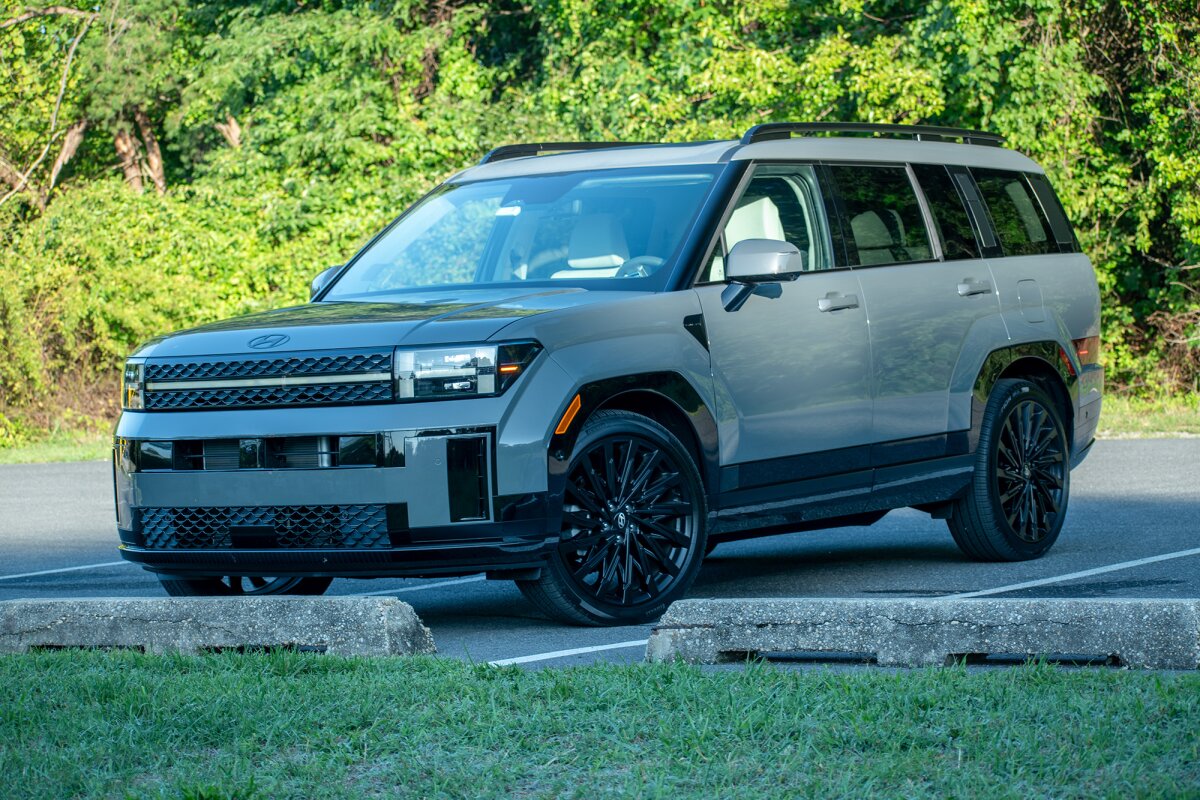 Top 10 News Stories This Week: Mercedes-Benz E-Class Delivers Luxury, Hyundai Santa Fe Tops Rankings