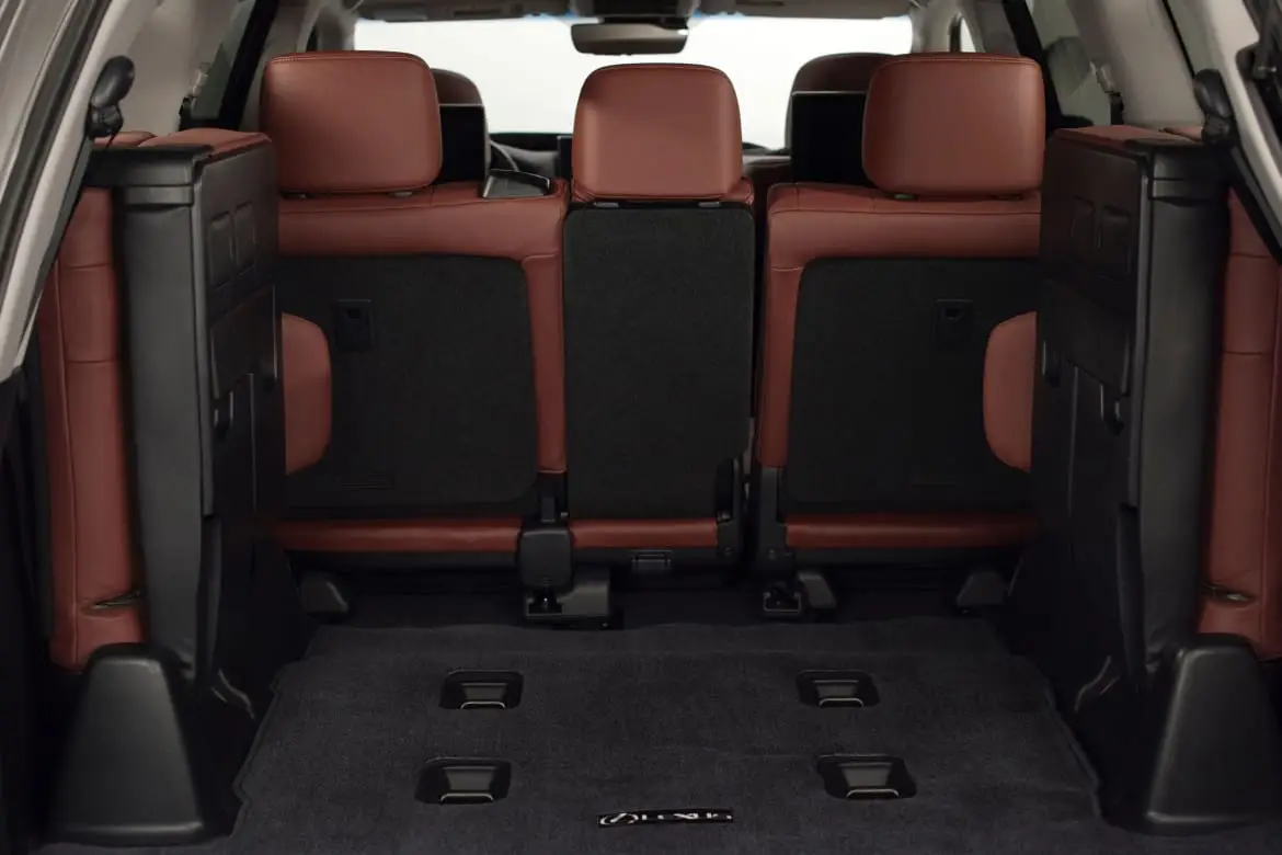 Redesigned 2016 Lexus LX 570 Still Skimps on Space