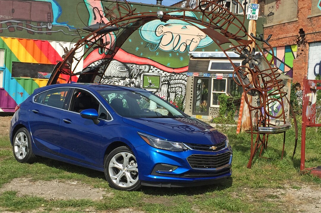 Chevrolet Announces Pricing for 2017 Cruze Hatchback