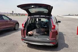 MotorVero Review: 2017 Honda CR-V Real-Life Cargo Space and Storage Capacity