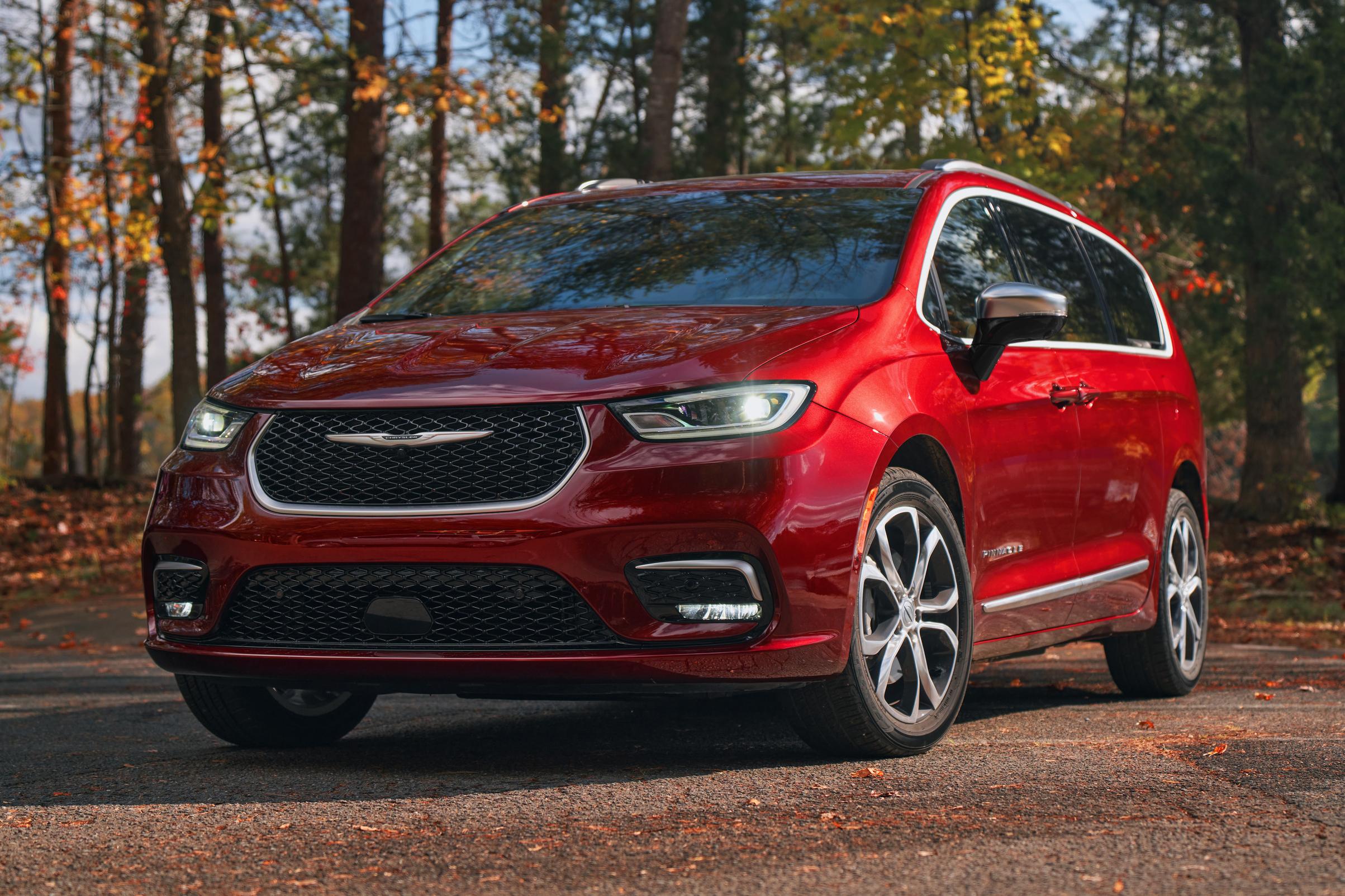 Chrysler Pacifica Cadence Concept Video