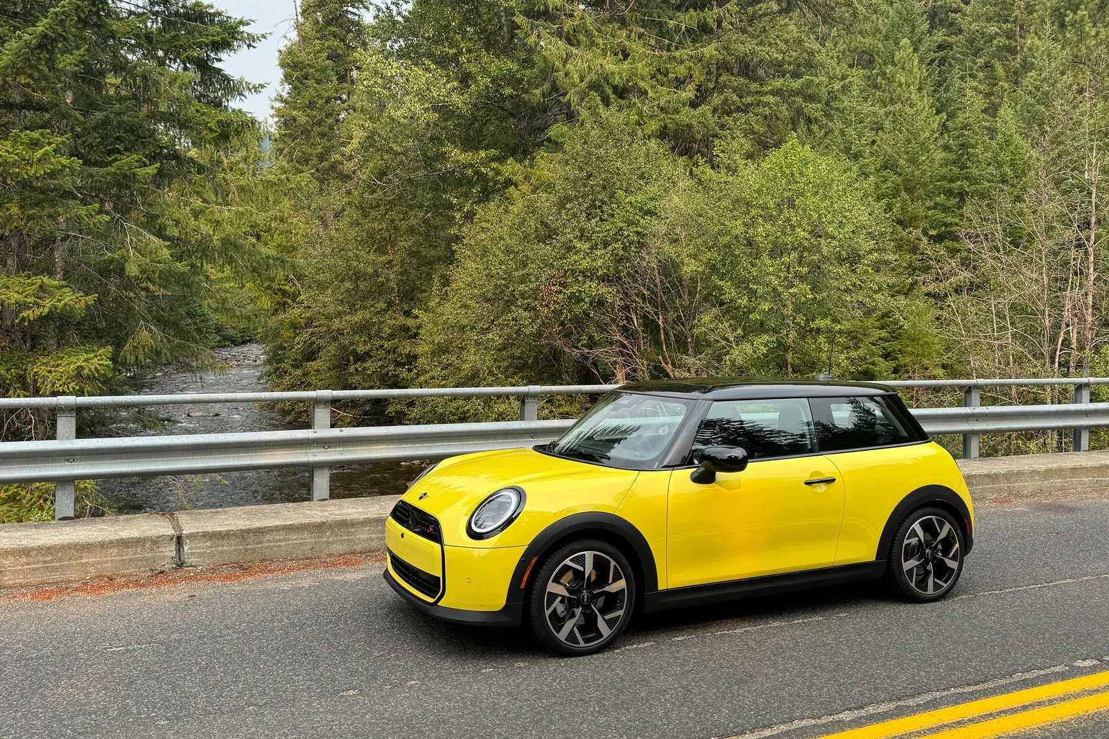 Mini Revives Oxford Edition for 2025 Hardtop Model