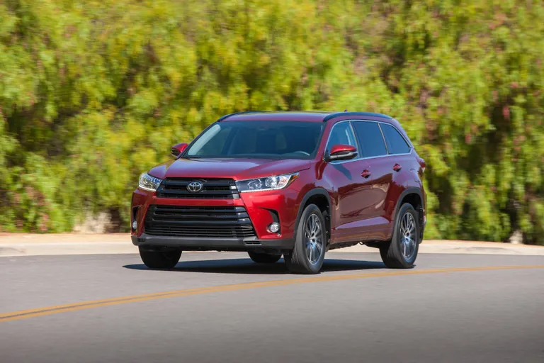 2017 Toyota Highlander Earns Top Safety Rating
