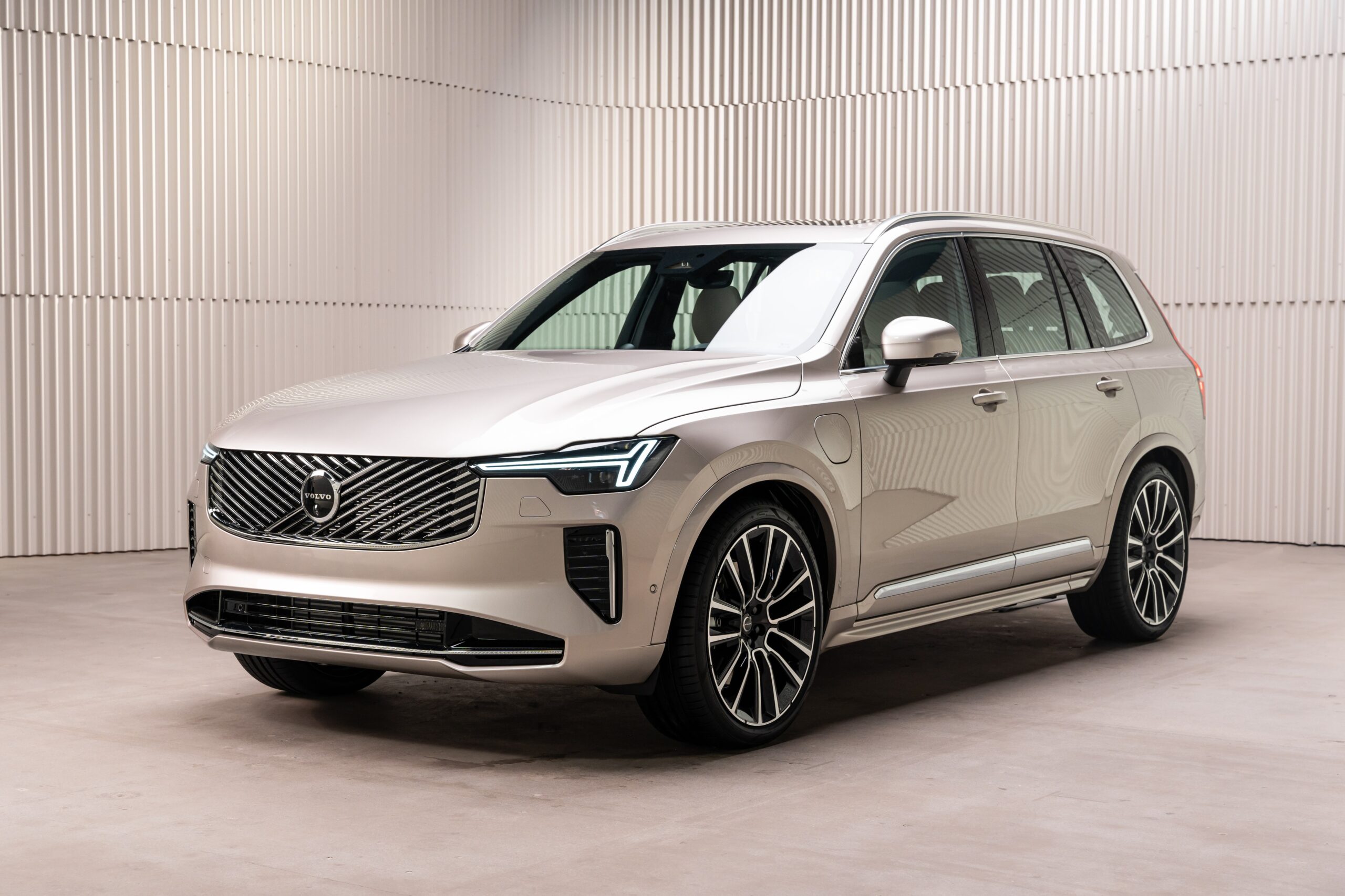 2025 Volvo XC90 Redesign: Sleek Exterior & Upgraded Interior Features
