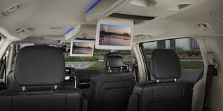 2015 Chrysler Town & Country: Car Seat Check