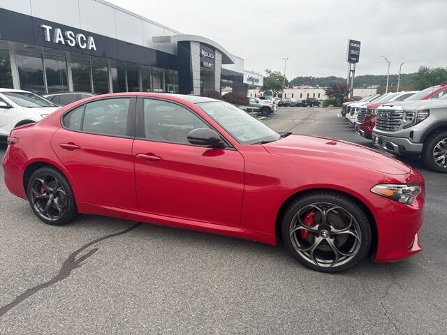 2021 Alfa Romeo Giulia 2021 Alfa Romeo Giulia