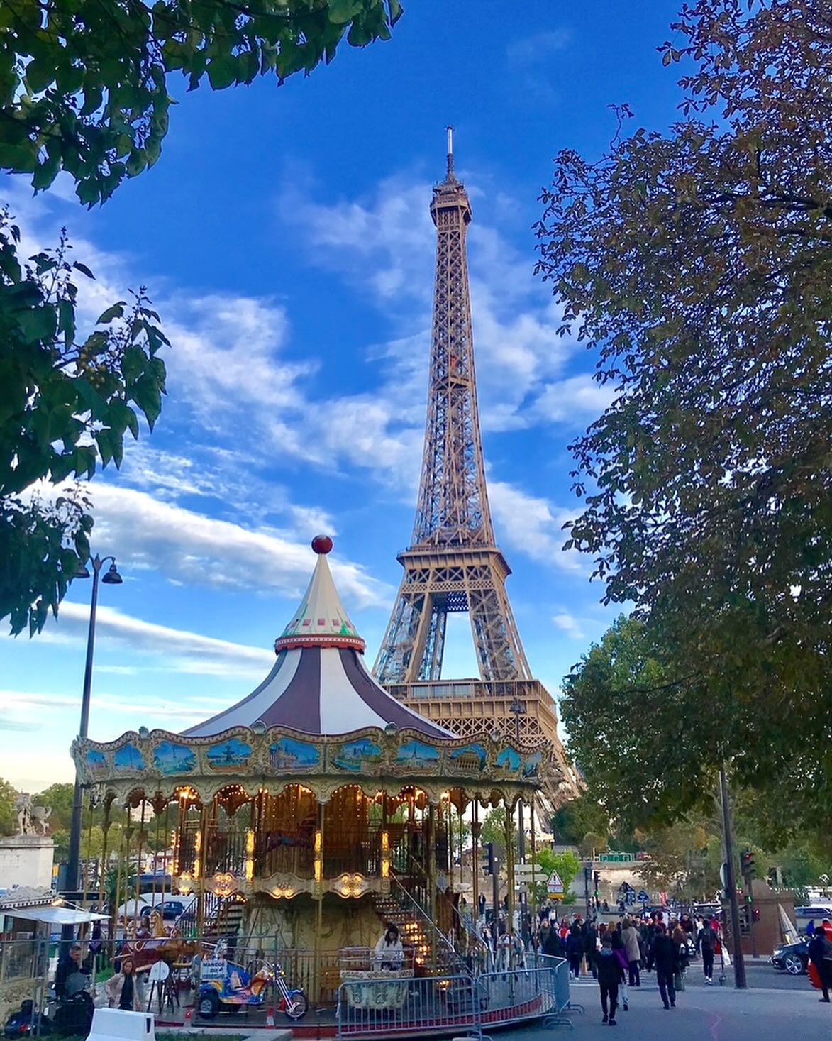 Top 5 Must-Try Restaurants for Dinner in Paris