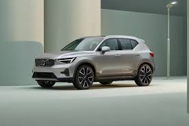 2025 Volvo XC40: Pricing and Features Overview