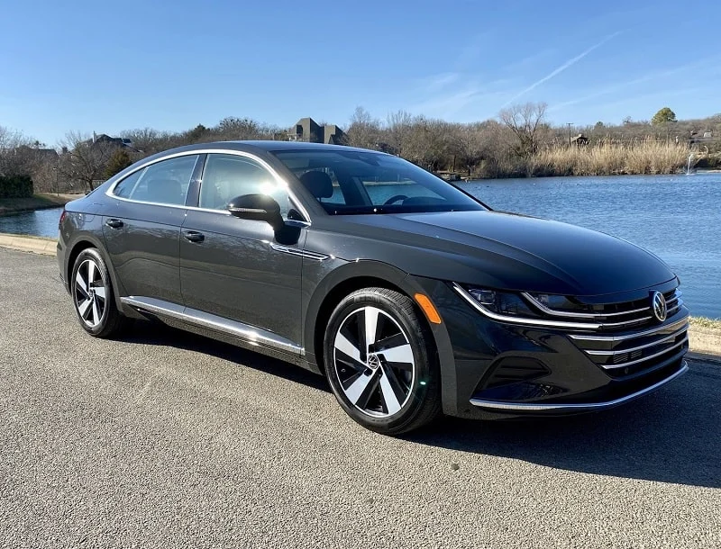 2021 Volkswagen Arteon Sedan Refresh: Enhanced Interior and Updated Exterior Design