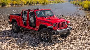 Explore Off-Road Adventures with the 2020 Jeep Gladiator: Beyond Pavement and Into the Wild