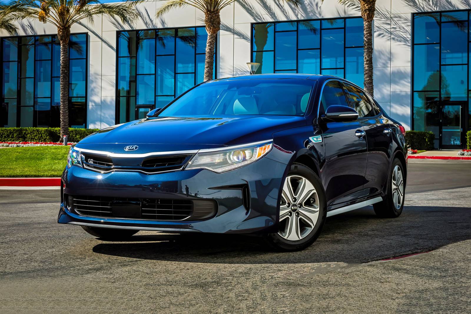 2019 Kia Optima: Top 5 Highlights and 4 Drawbacks to Consider
