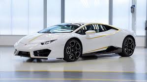 Lamborghini Gifts Pope Francis a One-of-a-Kind Huracán