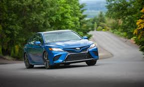 2018 Toyota Camry First Drive Review by MotorVero: Features, Performance & Specs