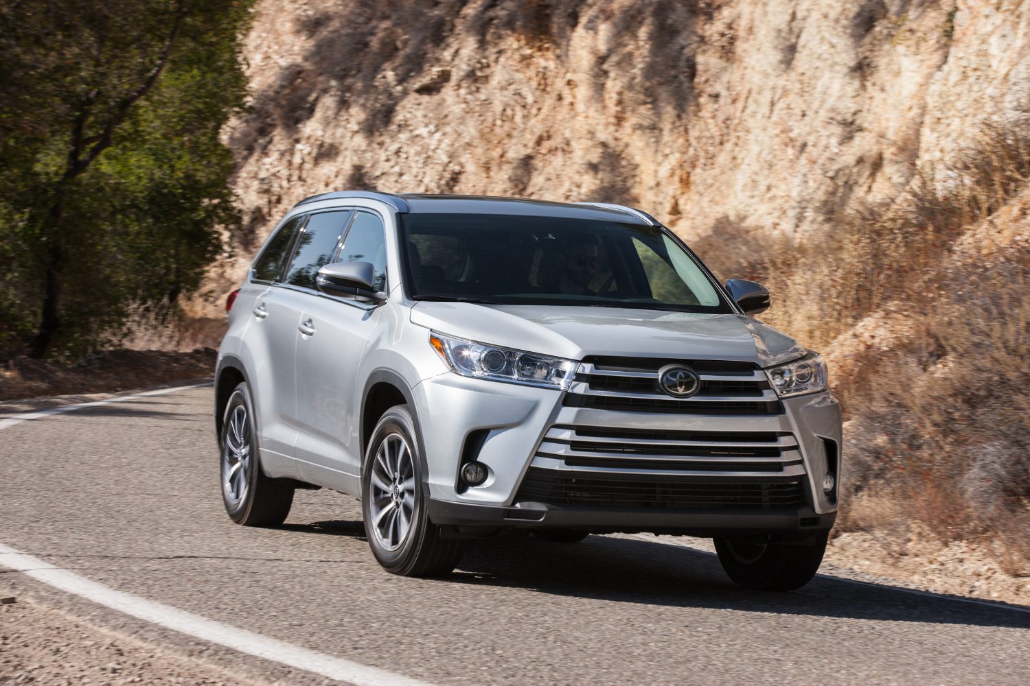 2017 Toyota Highlander Review: Expert Insights & Key Takeaways