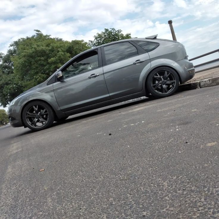 Cars for Sale in Exclusive Bloomfield Hills, MI