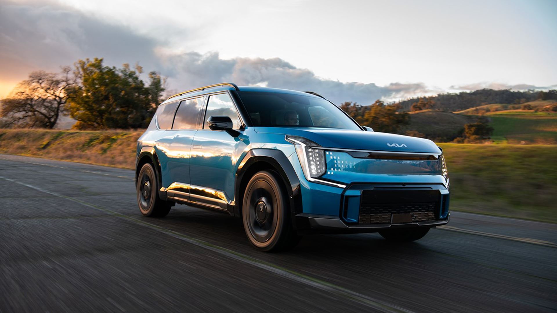 Kia Unveils Wallbox Quasar 2: Bidirectional Charger Enables Vehicle-to-Home Power for EV9