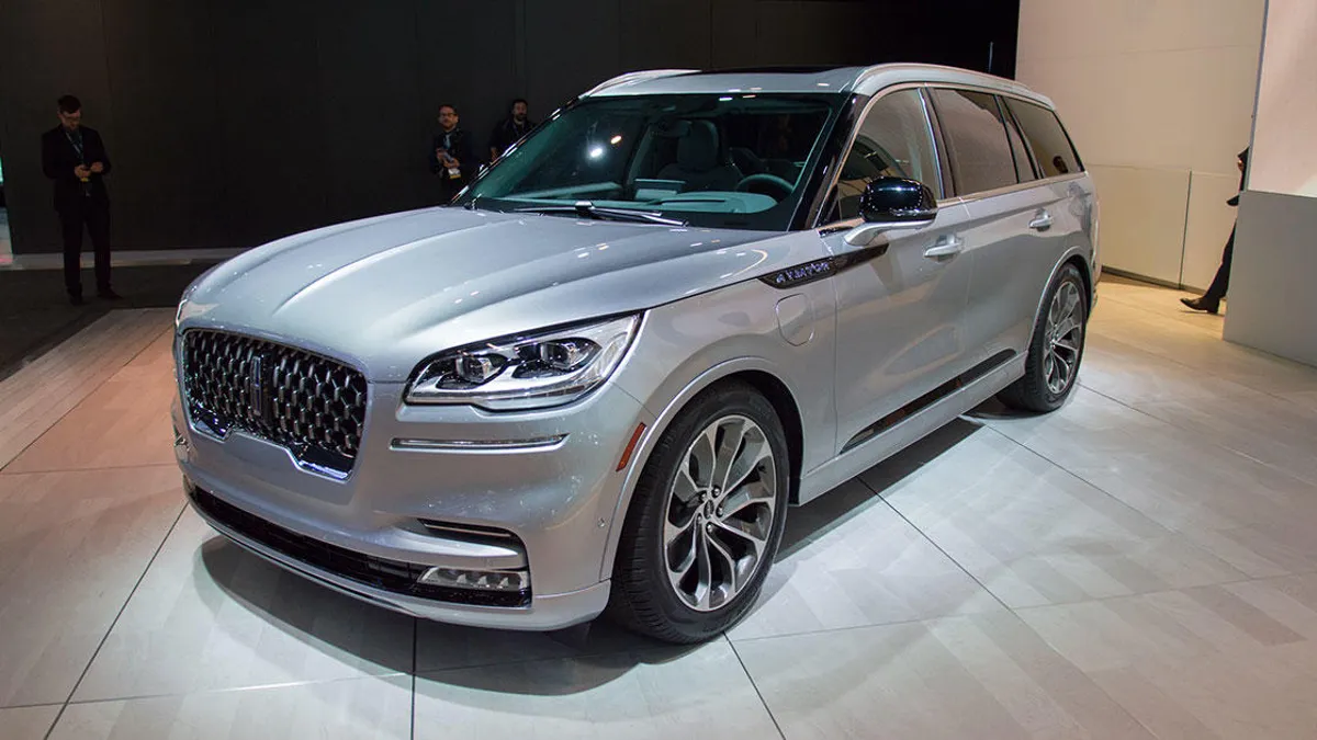 2020 Lincoln Aviator Gains Power and Outscores Cadillac XT6 in Fuel Economy