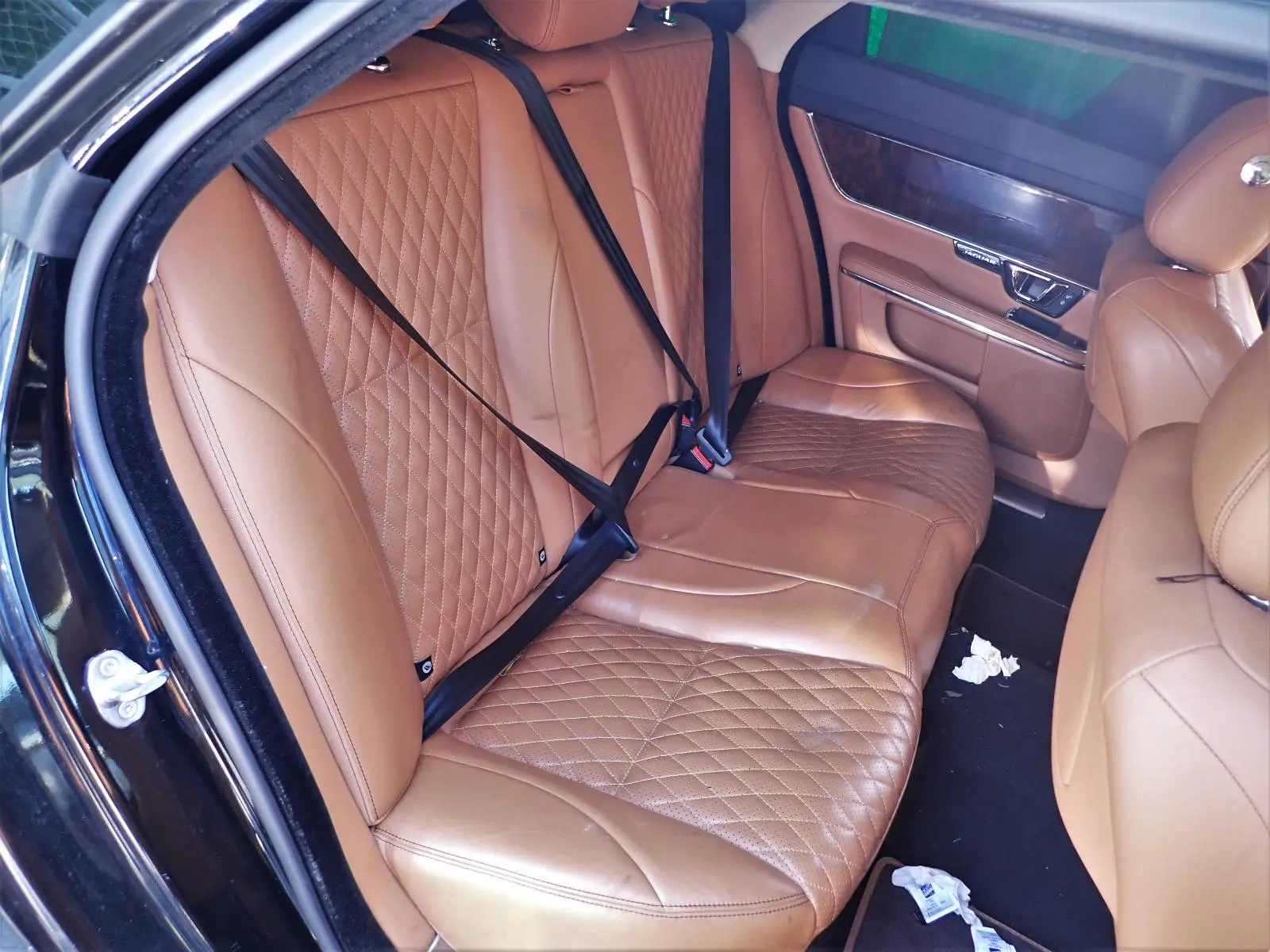2016 Jaguar XJL: Car Seat Check