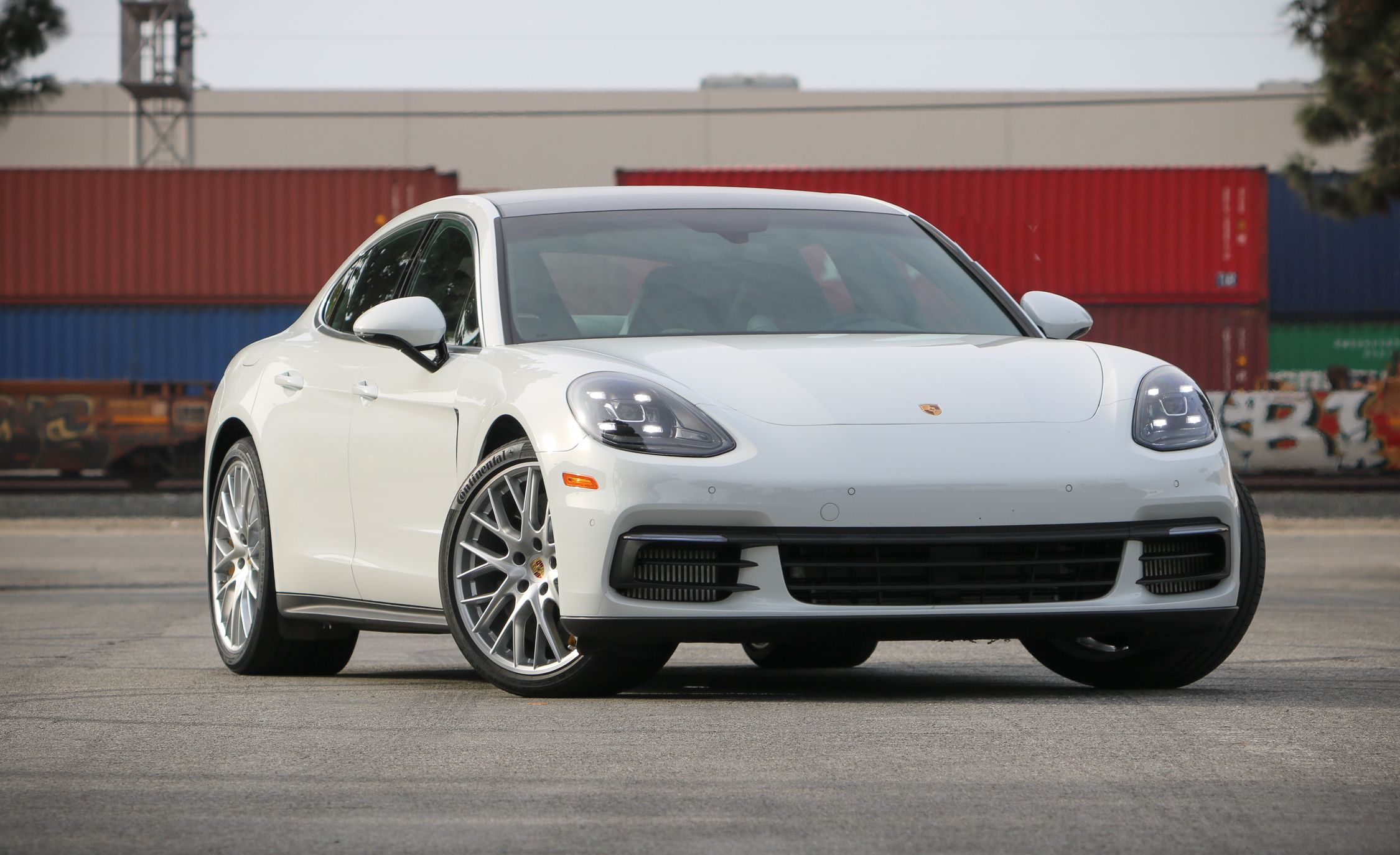 2017 Porsche Panamera Video Review