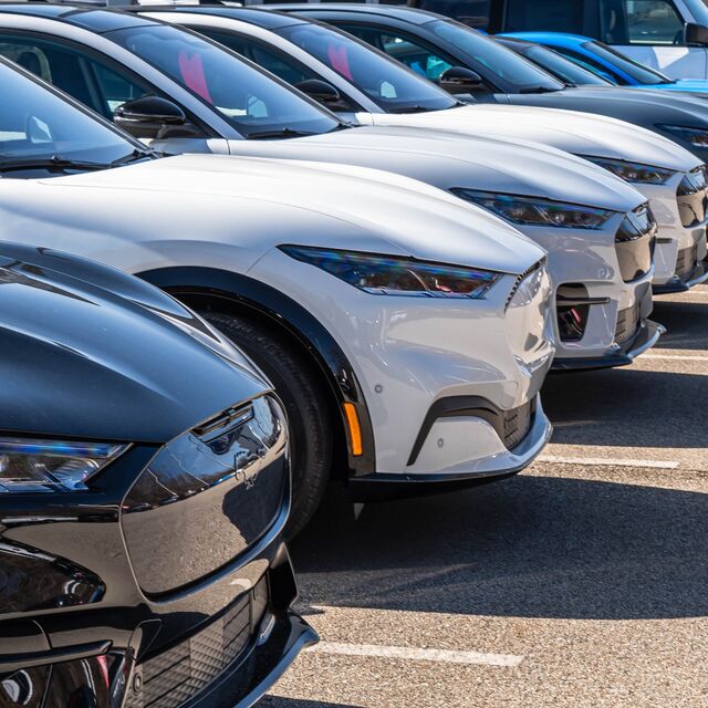 Ford Recalls Over 304,000 Explorer and Aviator SUVs Due to Faulty Seat Switches