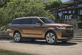 Lincoln Unveils Extended-Wheelbase Navigator with Premium 'Destination' Interior Package – Explore on MotorVero