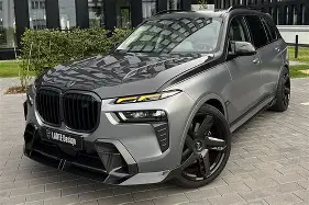 BMW X7 Production Model Revealed: More Refined Than Concept