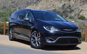 2017 Chrysler Pacifica Adds New Models – Explore Upgrades at MotorVero