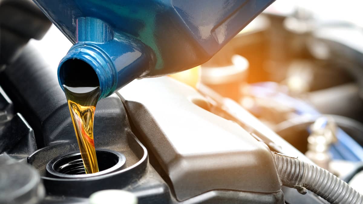 High-Mileage Engine Oil: Comprehensive Analysis of Value and Performance | MotorVero