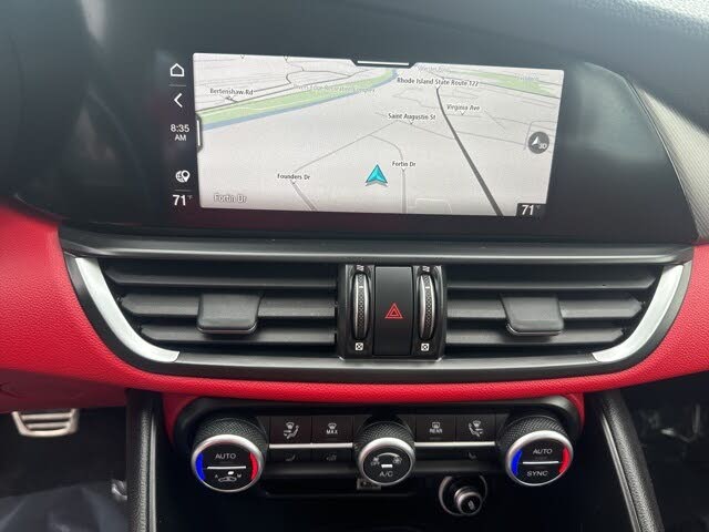 2021 Alfa Romeo Giulia 2021 Alfa Romeo Giulia